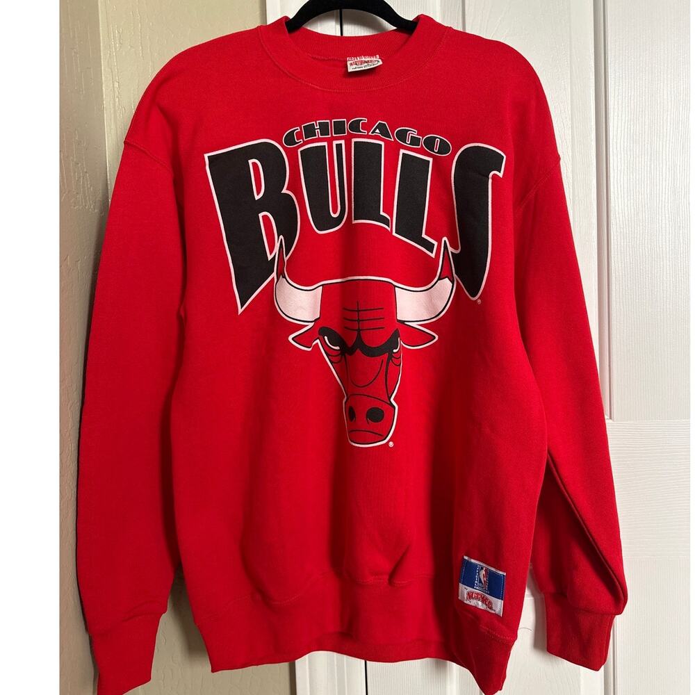 Vintage 90s Chicago Bulls Nutmeg Mills Sweatshirt Red Large USA Made
